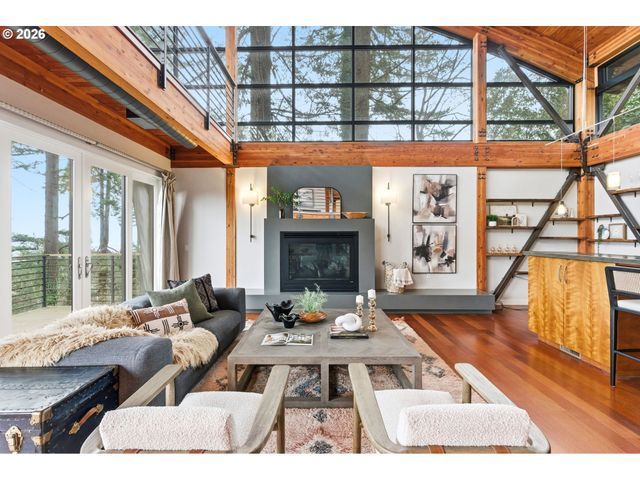 4183 Sw GREENLEAF Dr, Portland, OR 97221