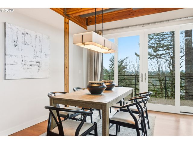 4183 Sw GREENLEAF Dr, Portland, OR 97221