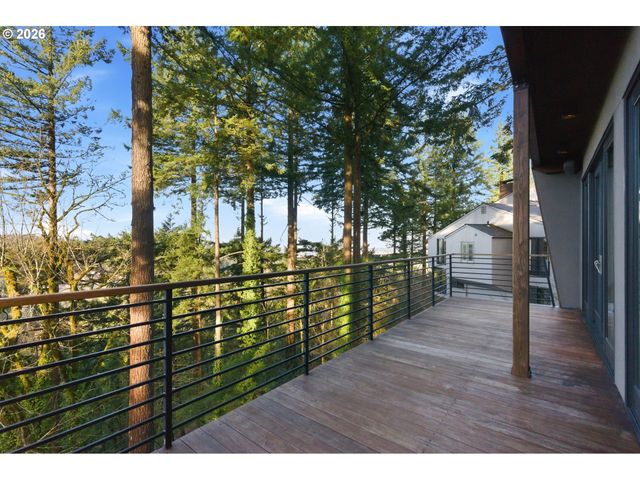 4183 Sw GREENLEAF Dr, Portland, OR 97221