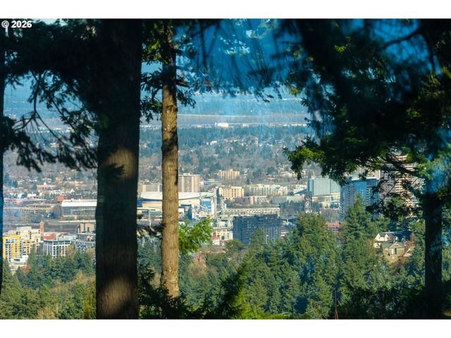 4183 Sw GREENLEAF Dr, Portland, OR 97221