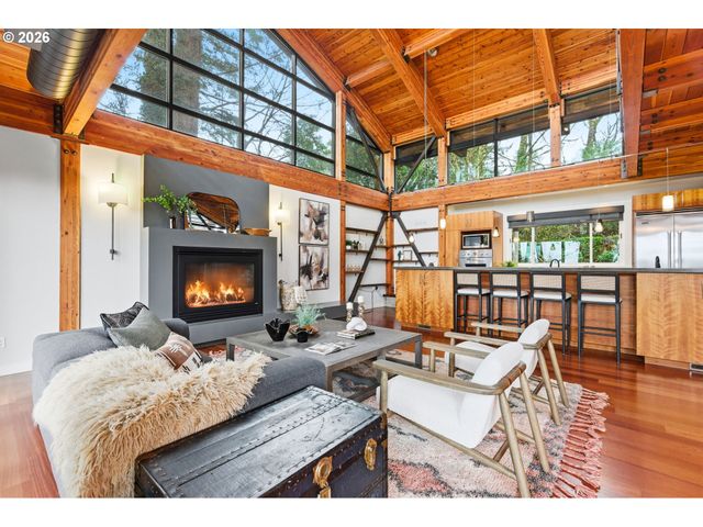 4183 Sw GREENLEAF Dr, Portland, OR 97221