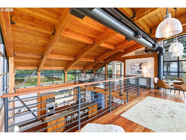 4183 Sw GREENLEAF Dr, Portland, OR 97221