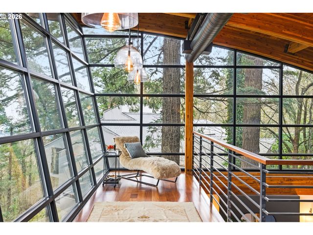 4183 Sw GREENLEAF Dr, Portland, OR 97221