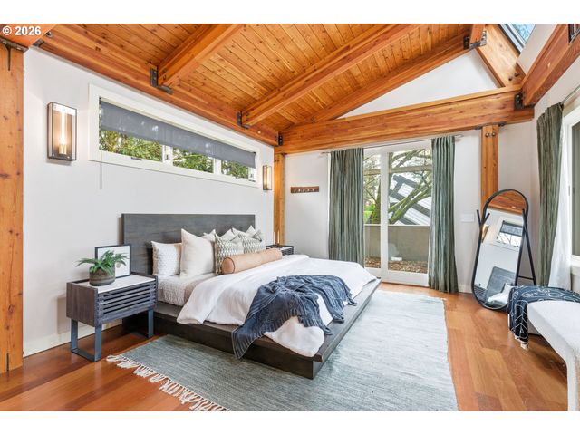 4183 Sw GREENLEAF Dr, Portland, OR 97221