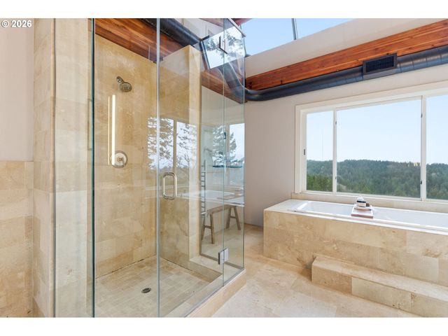 4183 Sw GREENLEAF Dr, Portland, OR 97221