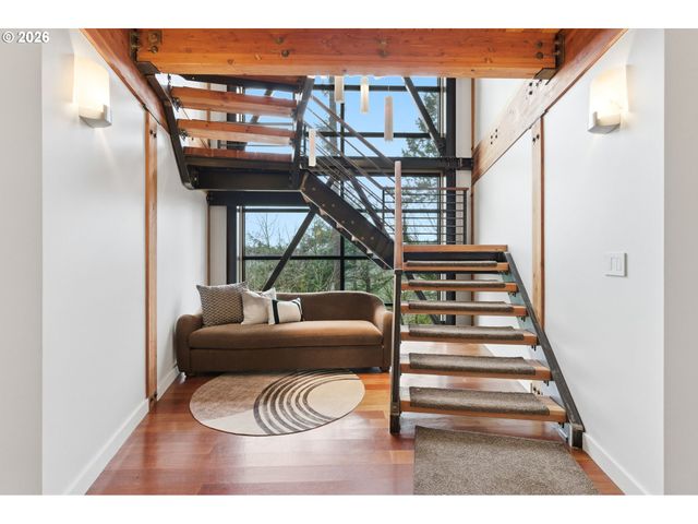 4183 Sw GREENLEAF Dr, Portland, OR 97221