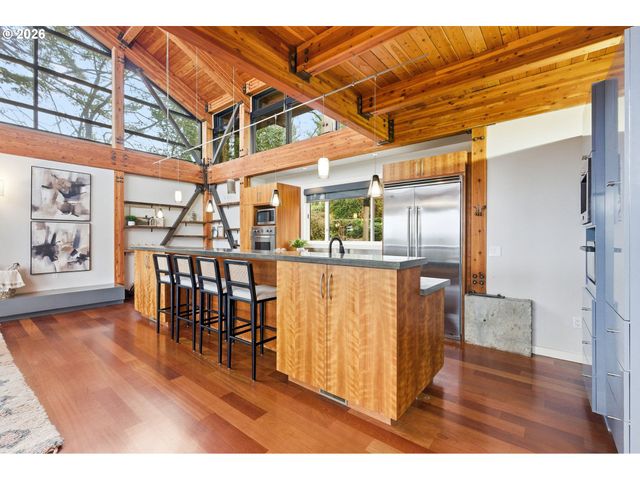 4183 Sw GREENLEAF Dr, Portland, OR 97221