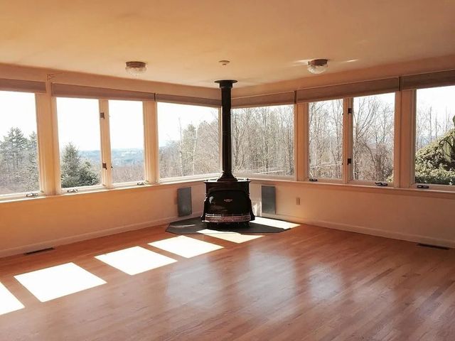 61 Arnold Rd, Pelham, MA 01002