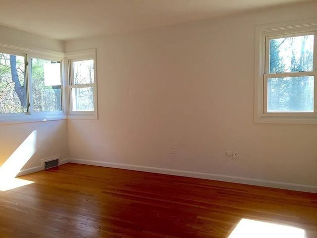 61 Arnold Rd, Pelham, MA 01002