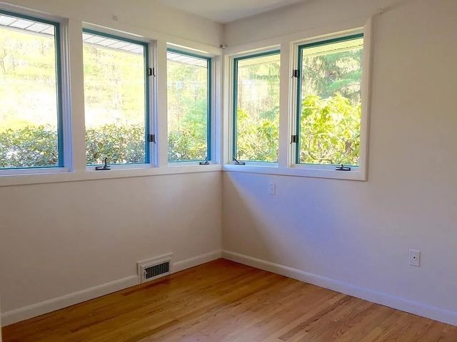61 Arnold Rd, Pelham, MA 01002