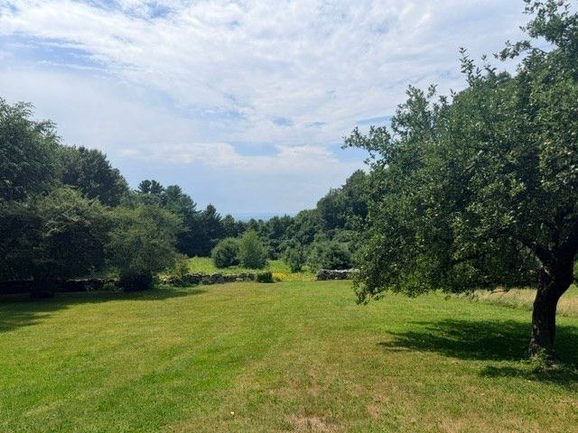 61 Arnold Rd, Pelham, MA 01002
