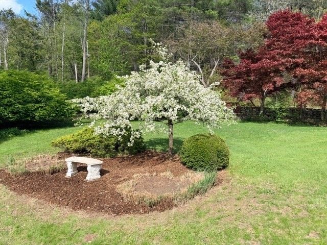 61 Arnold Rd, Pelham, MA 01002