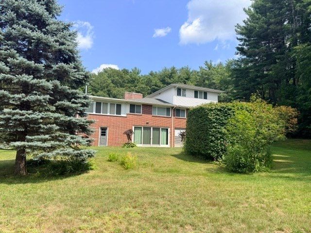 61 Arnold Rd, Pelham, MA 01002