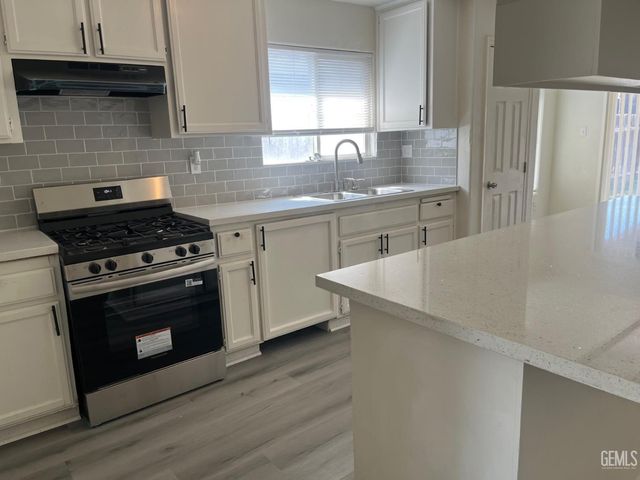 126 Clyde Street, Bakersfield, CA 93307