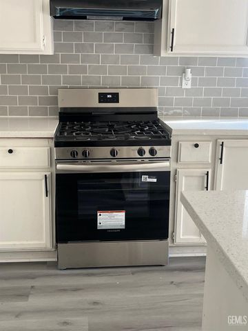 126 Clyde Street, Bakersfield, CA 93307