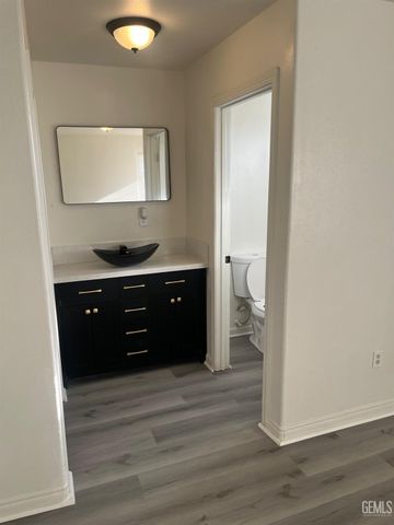 126 Clyde Street, Bakersfield, CA 93307