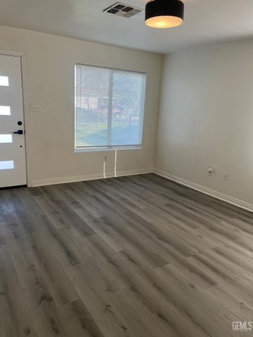 126 Clyde Street, Bakersfield, CA 93307