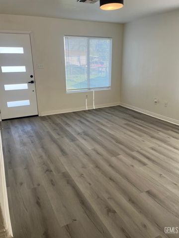 126 Clyde Street, Bakersfield, CA 93307