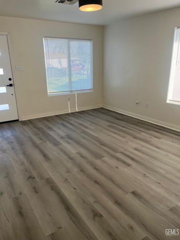 126 Clyde Street, Bakersfield, CA 93307