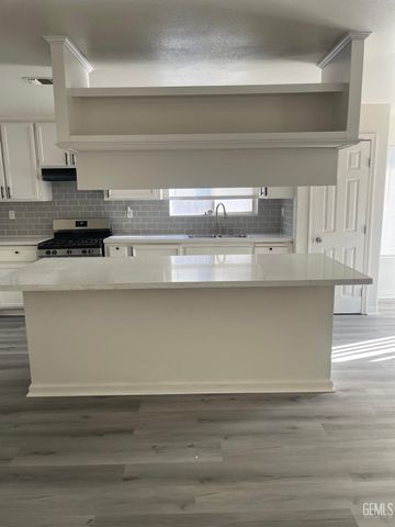 126 Clyde Street, Bakersfield, CA 93307