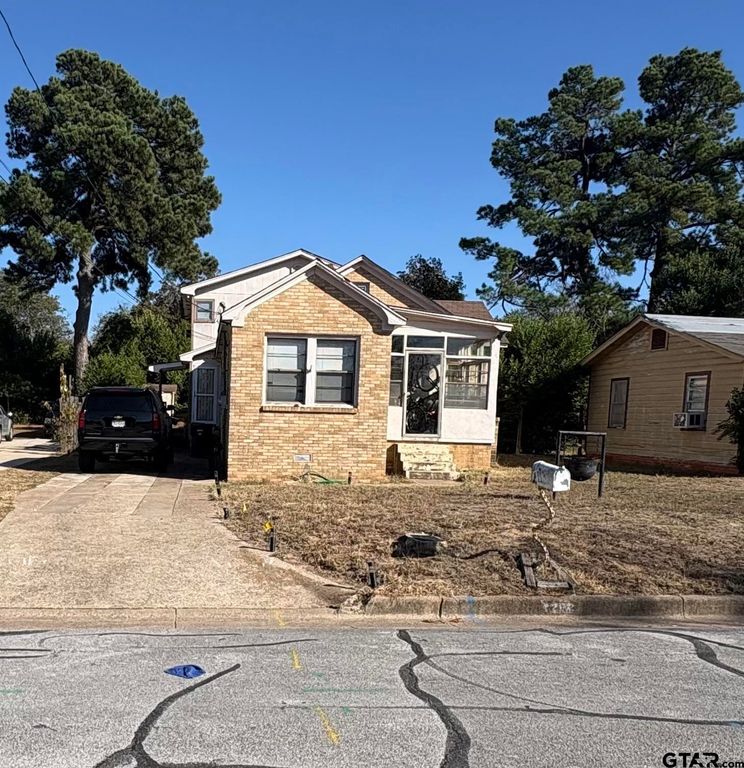 1208 S Buckley, Tyler, TX 75701