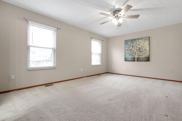 2048 Mayflower Circle, Grove City, OH 43123