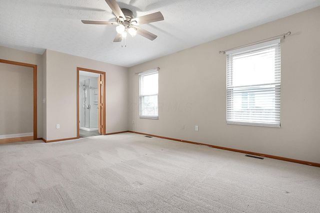 2048 Mayflower Circle, Grove City, OH 43123