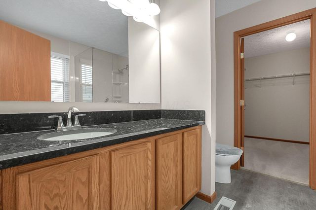 2048 Mayflower Circle, Grove City, OH 43123