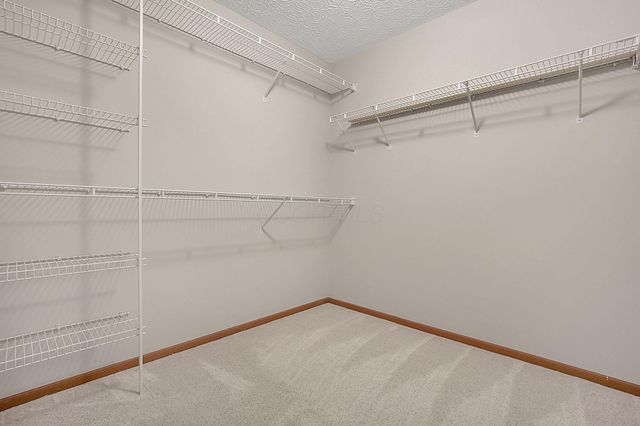 2048 Mayflower Circle, Grove City, OH 43123