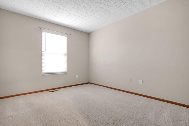 2048 Mayflower Circle, Grove City, OH 43123