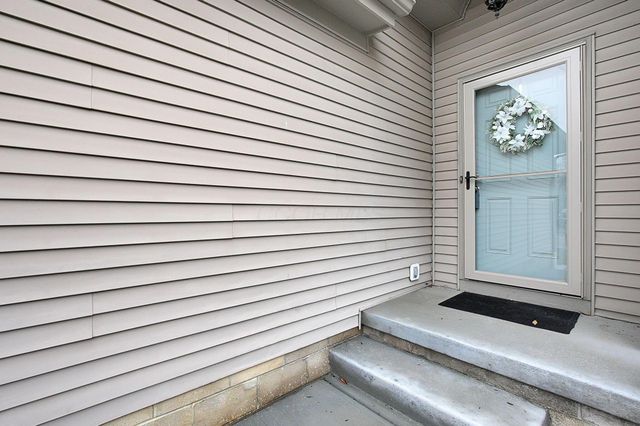 2048 Mayflower Circle, Grove City, OH 43123