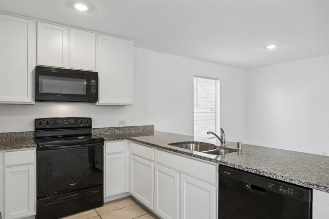 2935 Lorena Jordan Road, Dallas, TX 75212