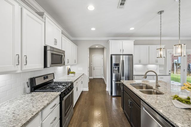151 Benjamin Ln, Hendersonville, TN 37075