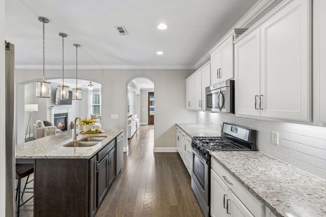 151 Benjamin Ln, Hendersonville, TN 37075