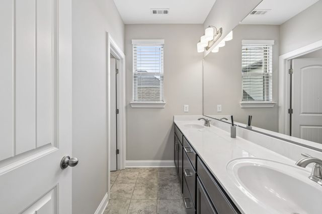 151 Benjamin Ln, Hendersonville, TN 37075