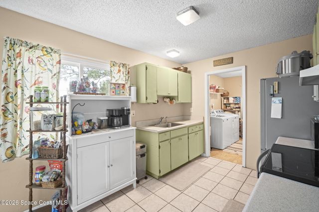 383 Lisa Road NE, Palm Bay, FL 32907