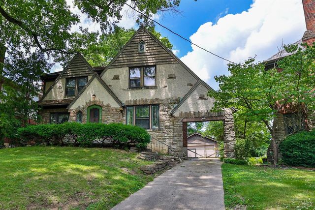 2754 Powell Drive, Cincinnati, OH 45211