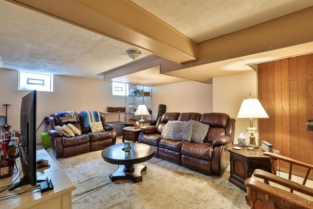 2754 Powell Drive, Cincinnati, OH 45211