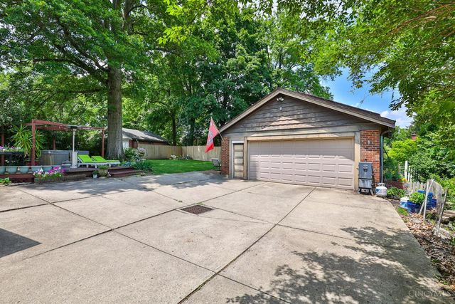 2754 Powell Drive, Cincinnati, OH 45211