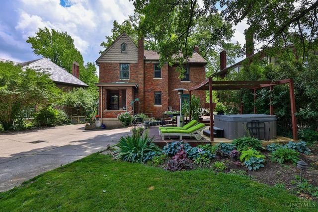2754 Powell Drive, Cincinnati, OH 45211