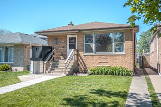 7706 Mobile Avenue, Burbank, IL 60459