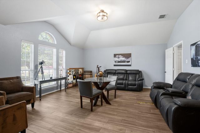 1108 Chestnut Drive, Venus, TX 76084