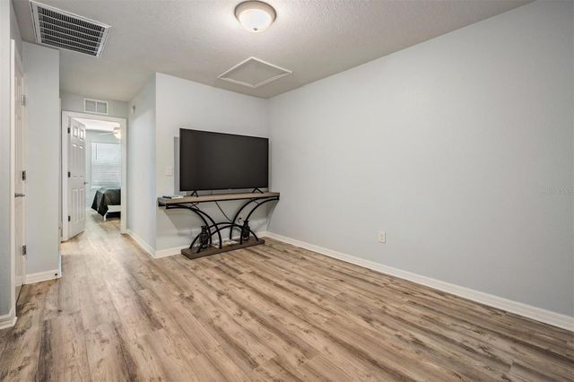 5192 SYLVESTER LOOP, Tampa, FL 33610