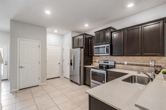 5192 SYLVESTER LOOP, Tampa, FL 33610