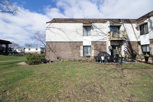 521 73RD Street 104, Downers Grove, IL 60516