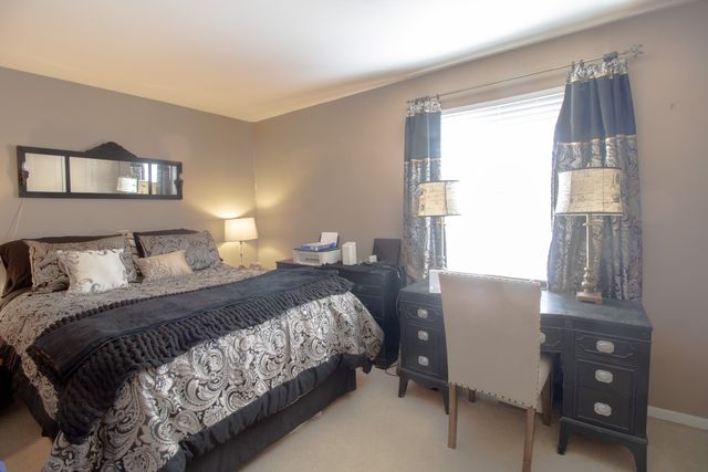 521 73RD Street 104, Downers Grove, IL 60516