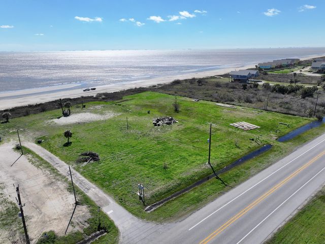 1220 Highway 87 Highway, Gilchrist, TX 77617