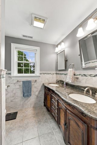 129 Summer Street, Andover, MA 01810