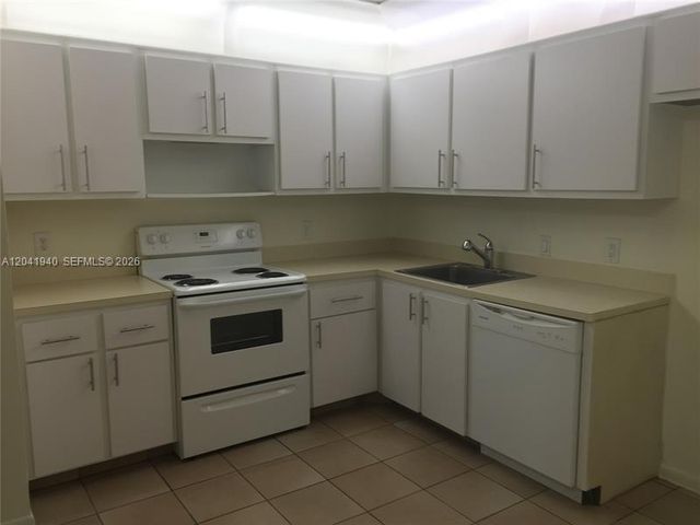 331 Ives Dairy Road 33110, Miami, FL 33179
