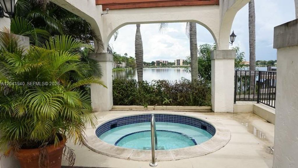331 Ives Dairy Road 33110, Miami, FL 33179
